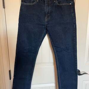 Levi's 502 Taper Fit Men's Jeans Dark Wash Denim W33 L30